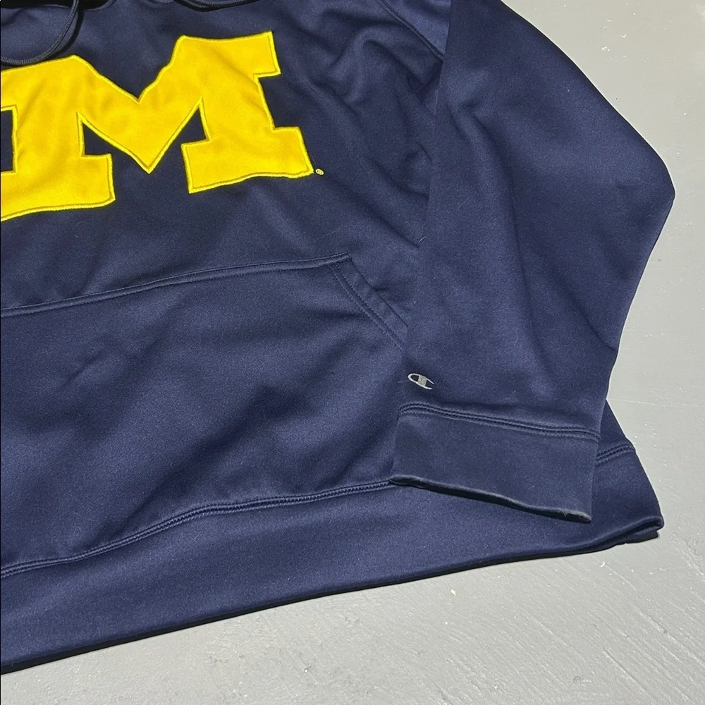 Champion University of Michigan Navy and Maize Embroidered Hoodie (Men XL)